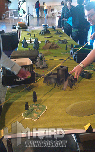 jugando-al-Warhammer-en-la-XGN-14