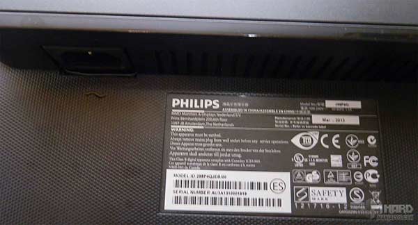 Monitor-Philips-puerto-alimentacion-y-etiqueta-l