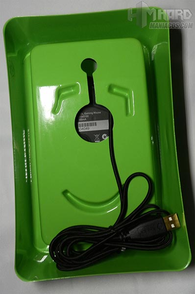 Razer-Naga-cable-USB-en-plastico-verde