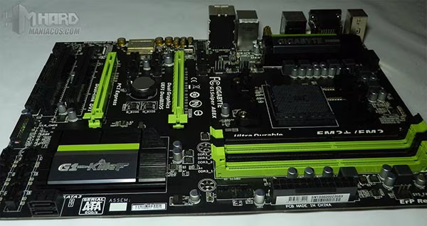Placa-Base-Gigabyte-margen-superior