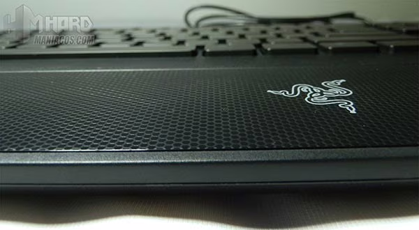 Teclado-Razer-Deathstalker-reposamunecas