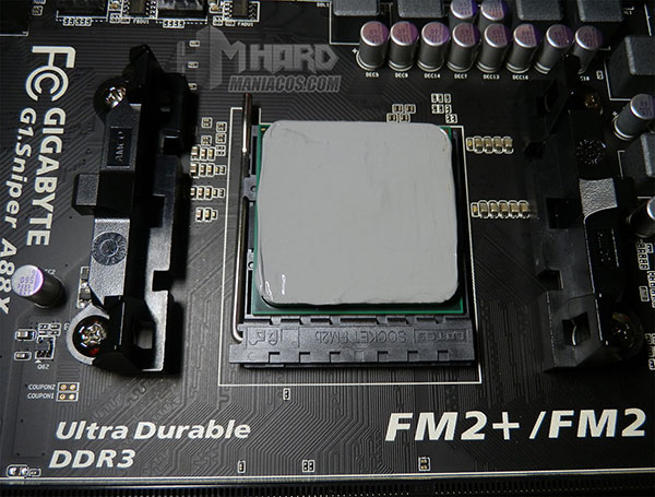 Procesador-AMD-pasta-termica-en-APU