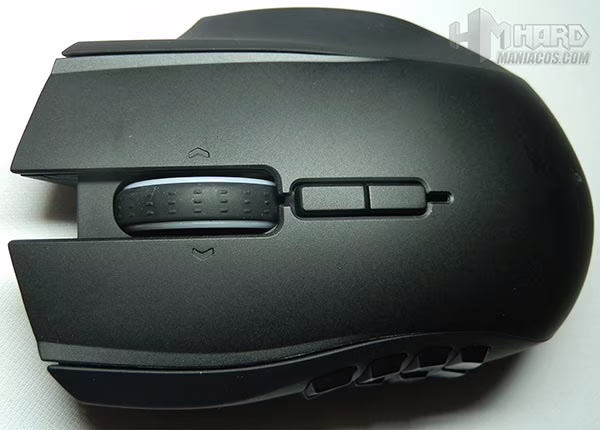 Raton-Razer-Naga-Epic-Chroma-21