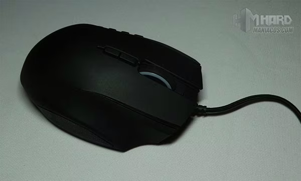 Raton-Razer-Naga-Epic-Chroma-35
