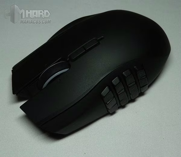 Raton-Razer-Naga-Epic-chroma-20