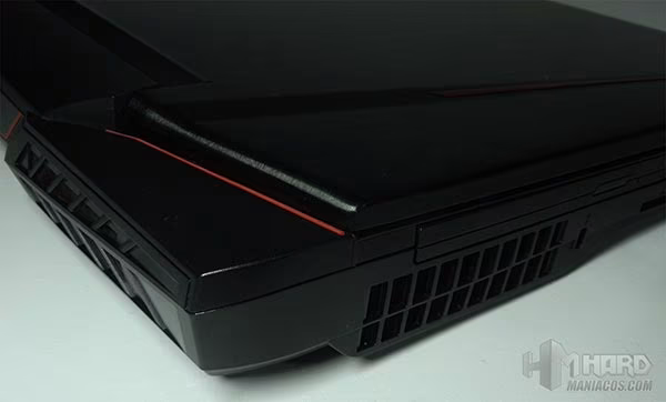 Portatil-GT80Titan-19