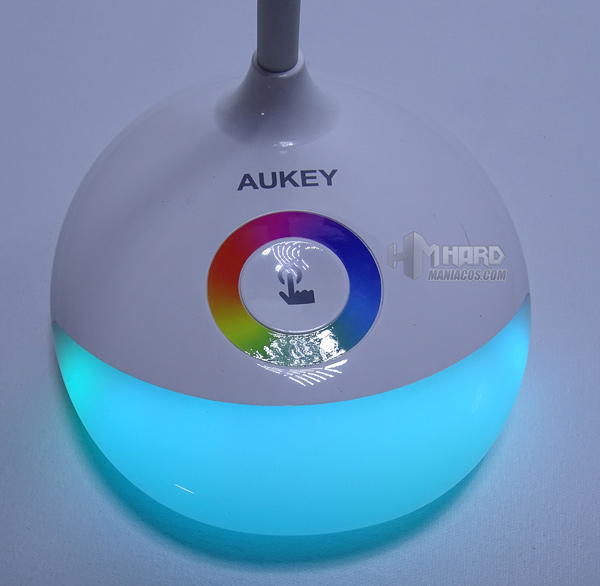 lámpara de escritorio portátil RGB Aukey 11
