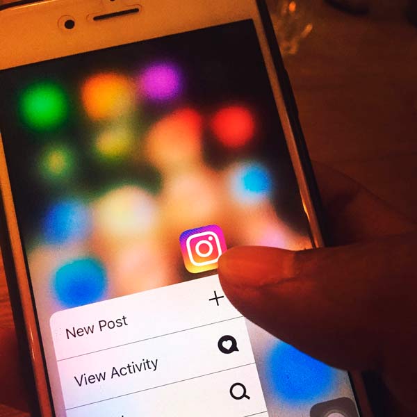 instadom