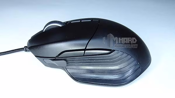 Razer Basilisk con gatillo corto
