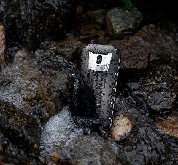 oukitel wp5000 en rocas