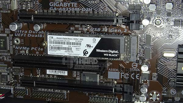 ssd wd black nvme, en placa base