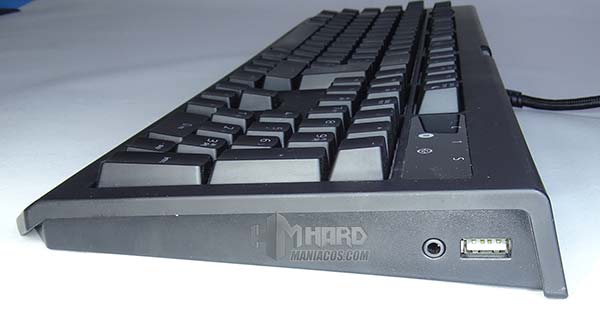 lateral derecho teclado blackwidow chroma v2