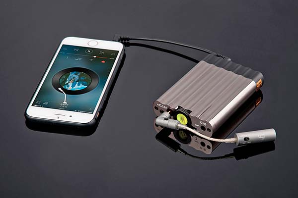 iFi xCAN, un amplificador Bluetooth portátil para tus auriculares