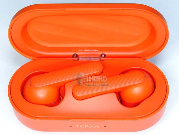 auriculares Ticpods Free en caja cargador