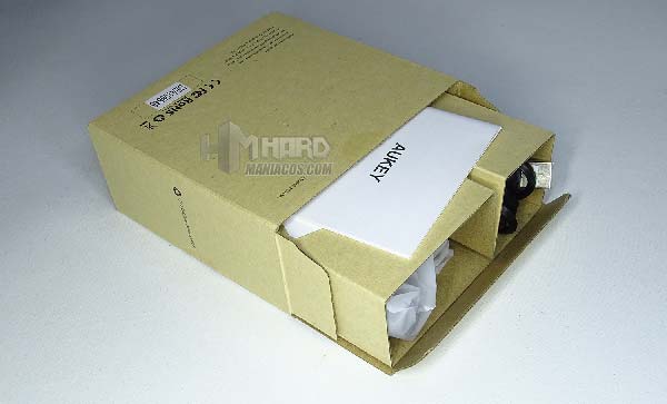 interior caja webcam aukey 1080p full hd