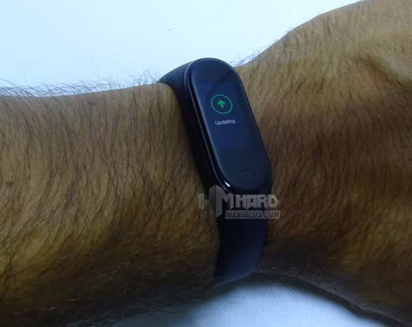 pulsera mi smart band 4 puesta
