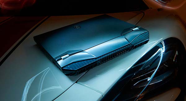 GT76 Titan diseño externo