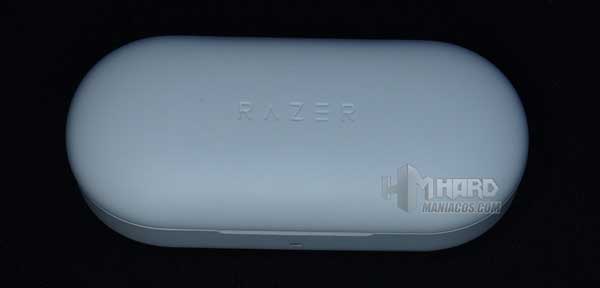 estuche cargador Razer Hammerhead True Wireless Earbuds Mercury cerrado