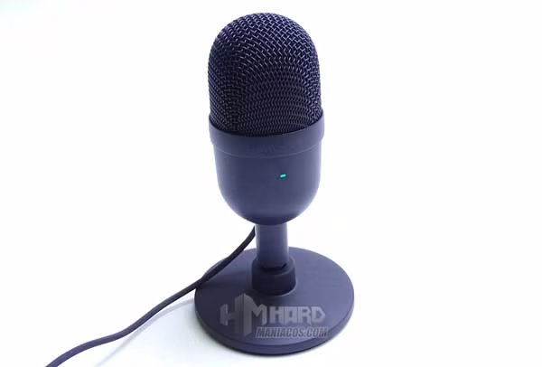 Razer Seiren Mini encendido