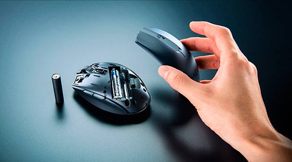 ranura hibrida pilas Razer Orochi V2