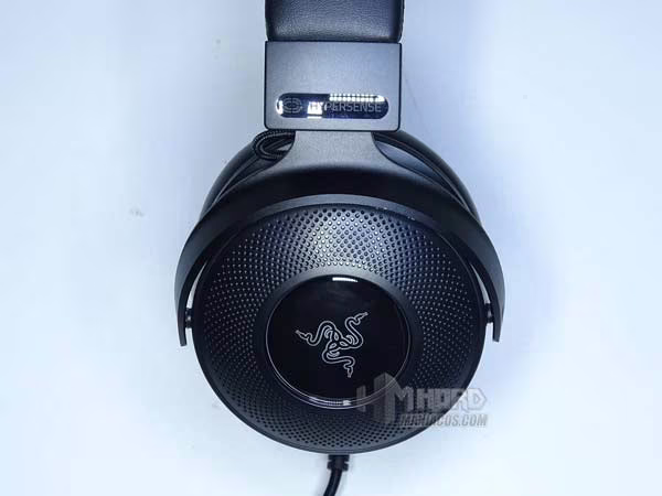 orejera Razer Kraken V3 Hypersense por fuera