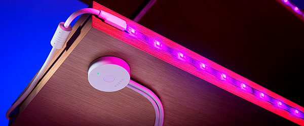 Razer Aether Light Strip en mesa