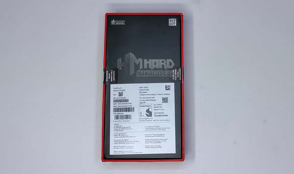 parte inferior caja movil OnePlus 12