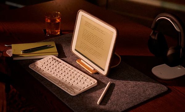 tablet Daylight DC-1 en escritorio