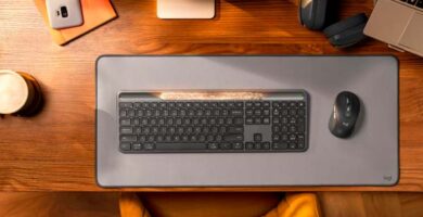 Logitech Signature Slim Solar+ K980
