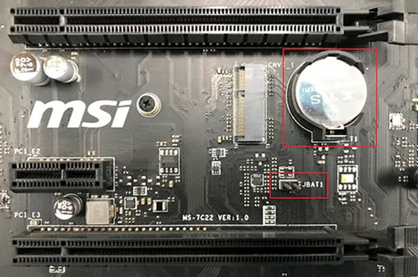 Batería CMOS y jumper de una placa base utilizados para restablecer la BIOS con el PC desconectado