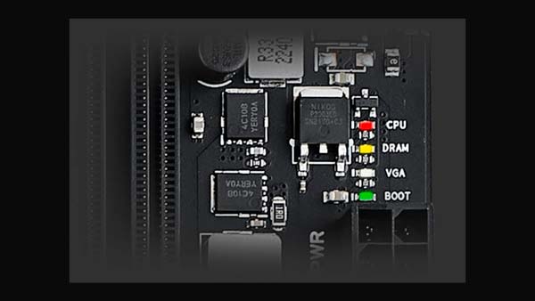 LEDs de diagnóstico CPU DRAM VGA y BOOT de una placa base utilizados para localizar un fallo de arranque