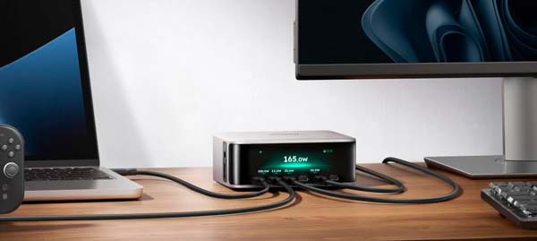 UGREEN Nexode Pro de 300 W con ocho puertos y pantalla inteligente para escritorio