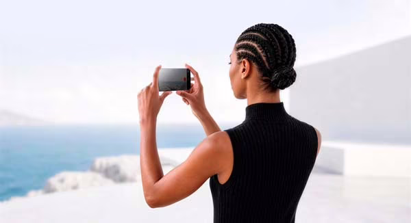 Lexar Muse conectado a un iPhone compatible para grabar Apple ProRes 4K hasta 120 fps