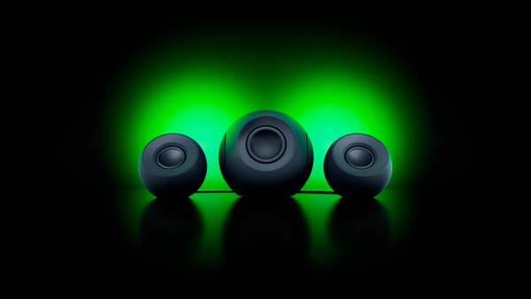 Razer Mako con dos altavoces y subwoofer dedicado en configuración 2.1