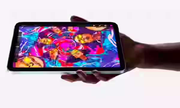 iPad mini mostrando una app creativa para ilustrar el rendimiento del chip A20 Pro