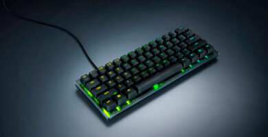 Razer Huntsman V3 Pro Mini 8KHz con iluminación RGB en formato compacto 60 por ciento