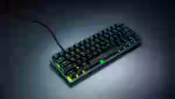 Razer Huntsman V3 Pro Mini 8KHz con iluminación RGB en formato compacto 60 por ciento