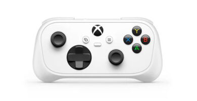 Foto oficial del Xbox Nano Controller mostrando su diseño compacto